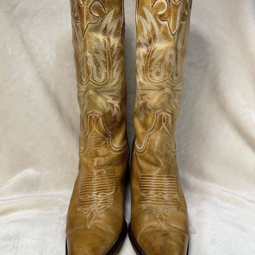 Charlie 1 Horse by Lucchese size 9 Honey/Carmel vintage